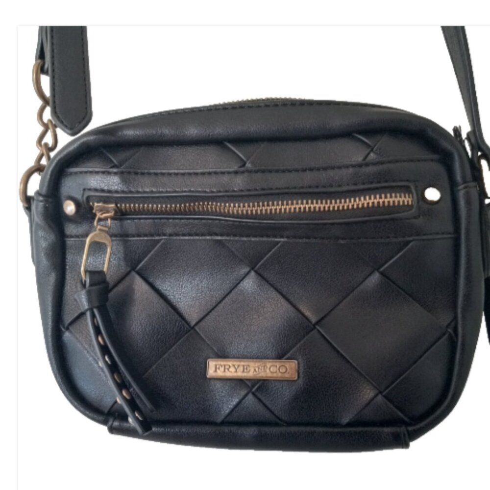 Frye & Co Black Woven Crossbody Bag Woven/Lattice PU Faux Leather Zip Small EUC